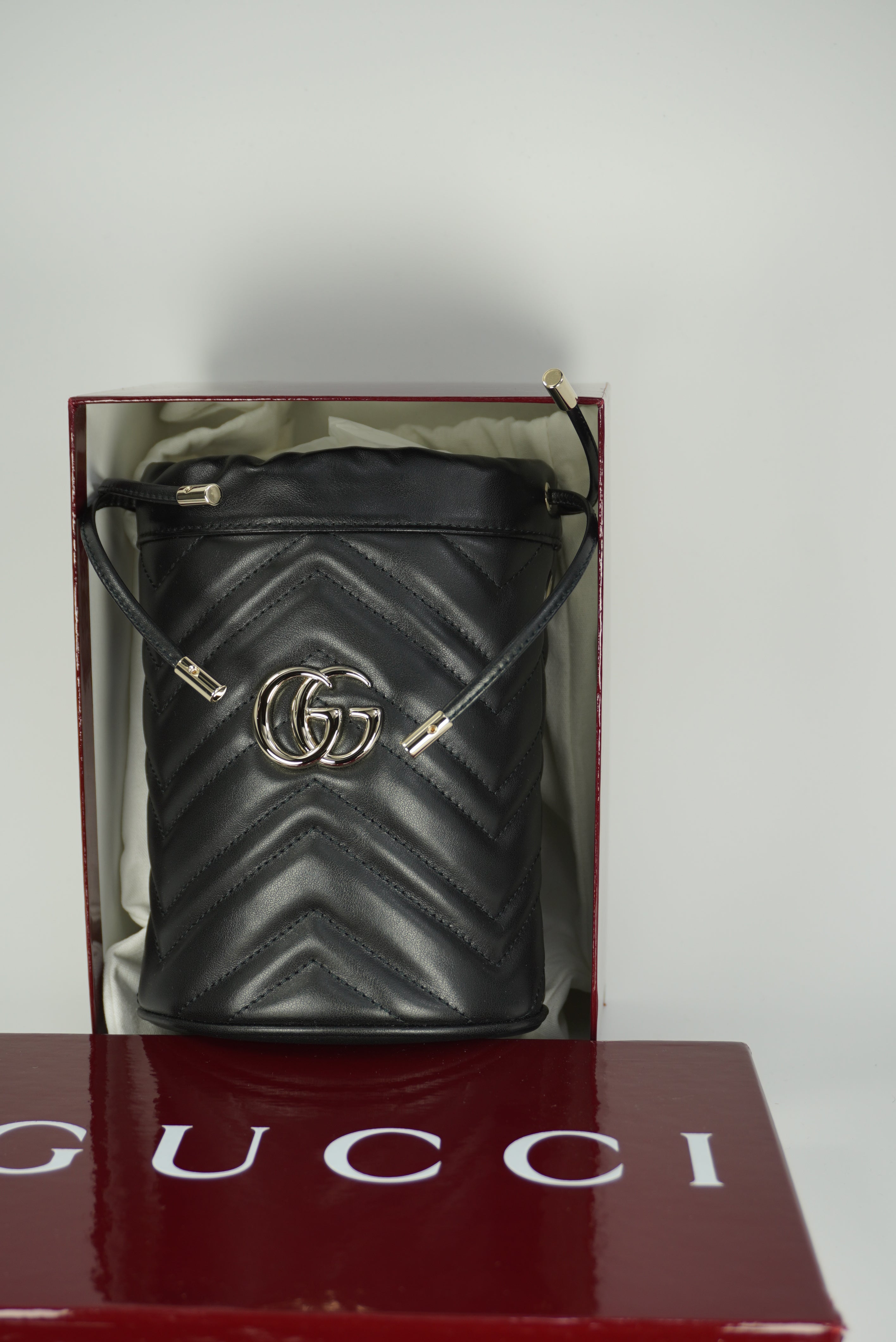 GUCCI GG Marmont bucket small bag