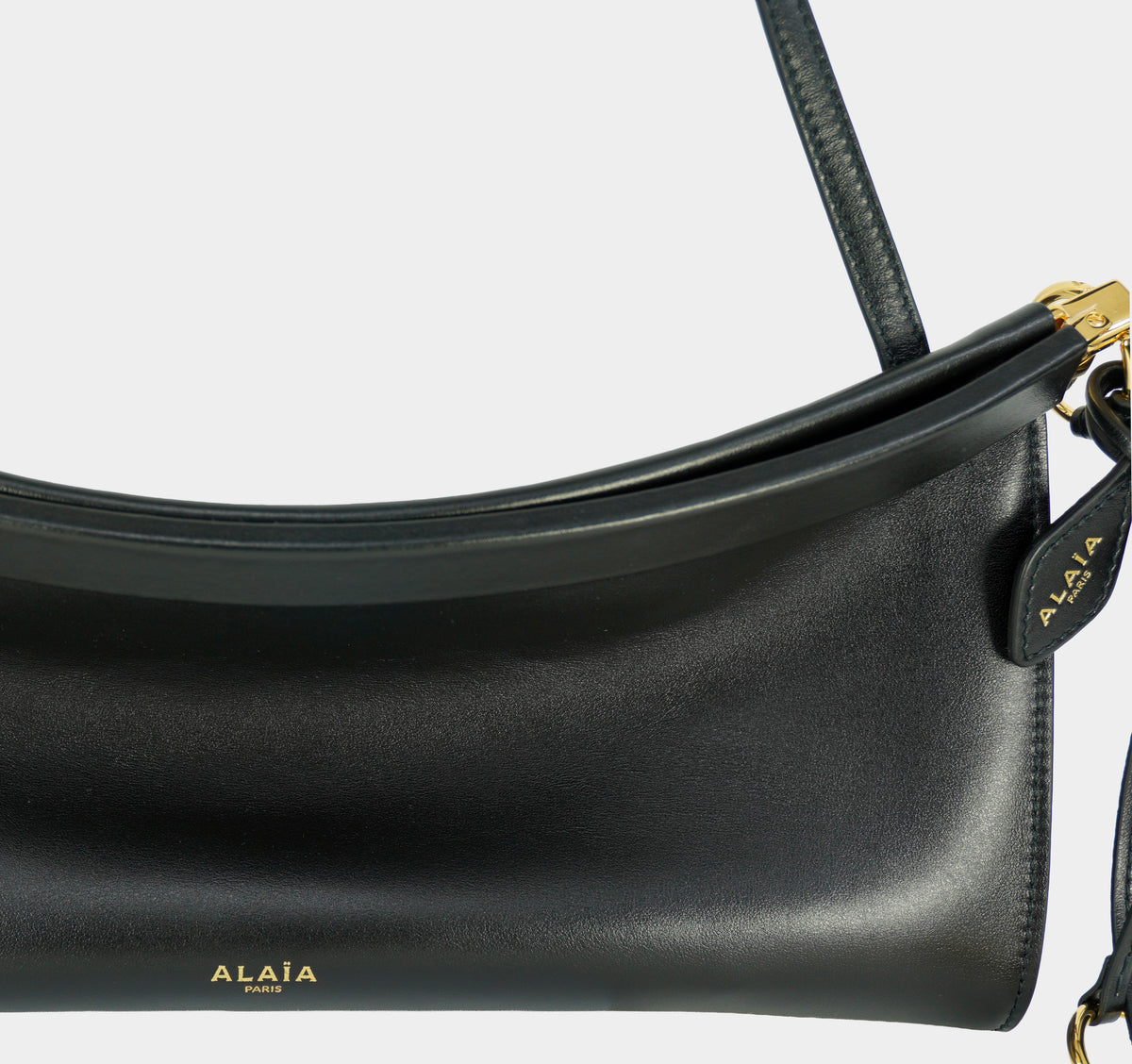 ALAÏA LE CLICK EAST WEST MEDIUM BAG IN CALFSKIN