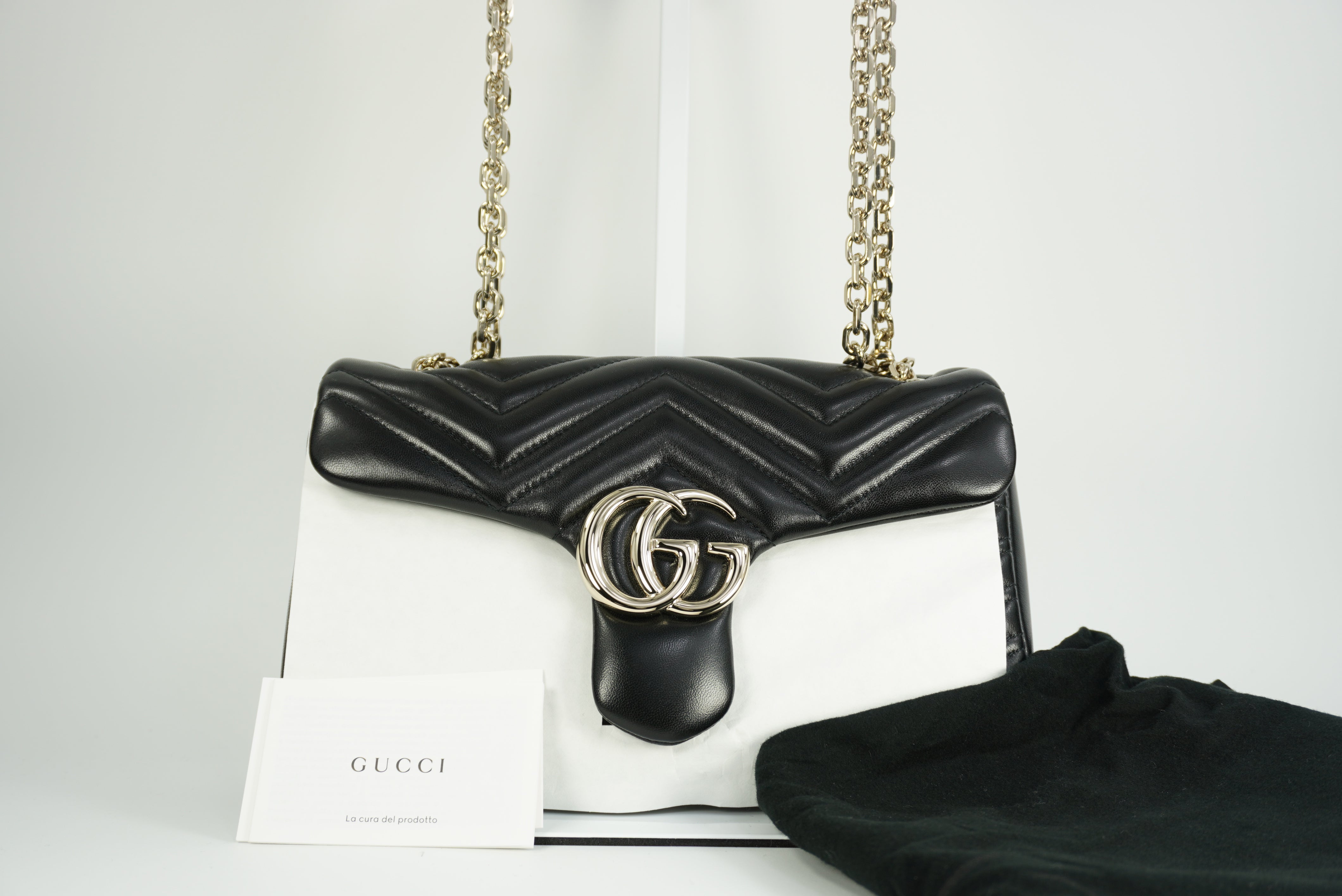 GUCCI GG Black Marmont medium shoulder bag New Season