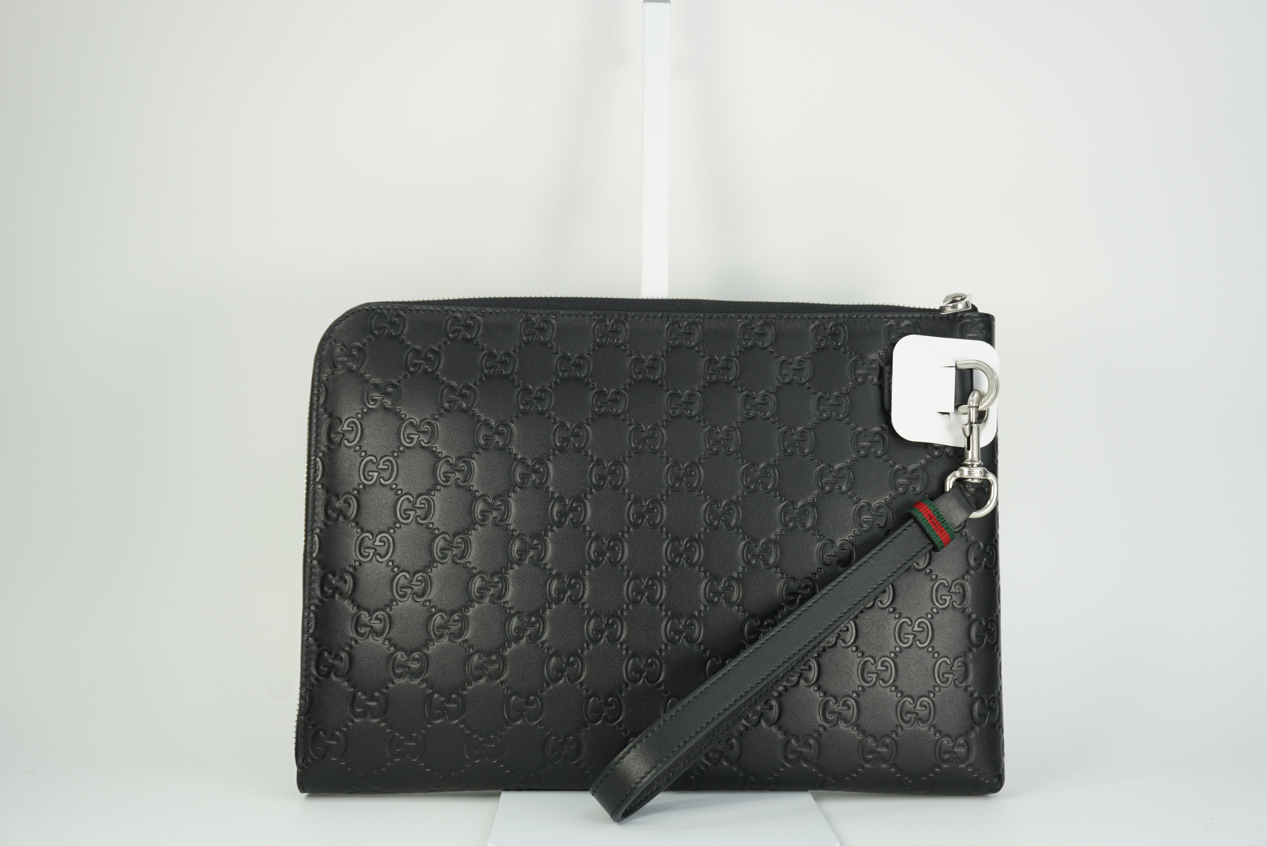 GUCCI GG Emblem medium pouch New Season