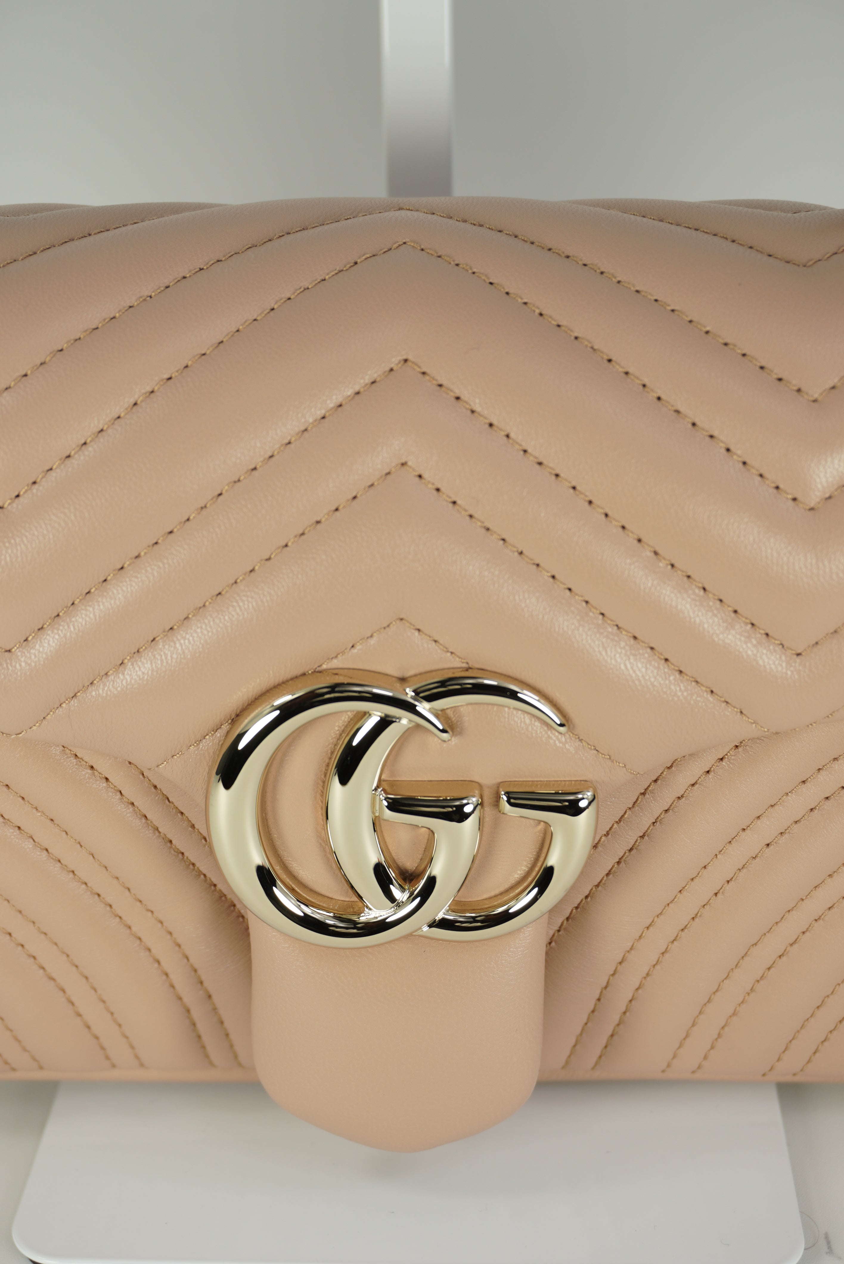 GUCCI GG Marmont medium shoulder bag New Season