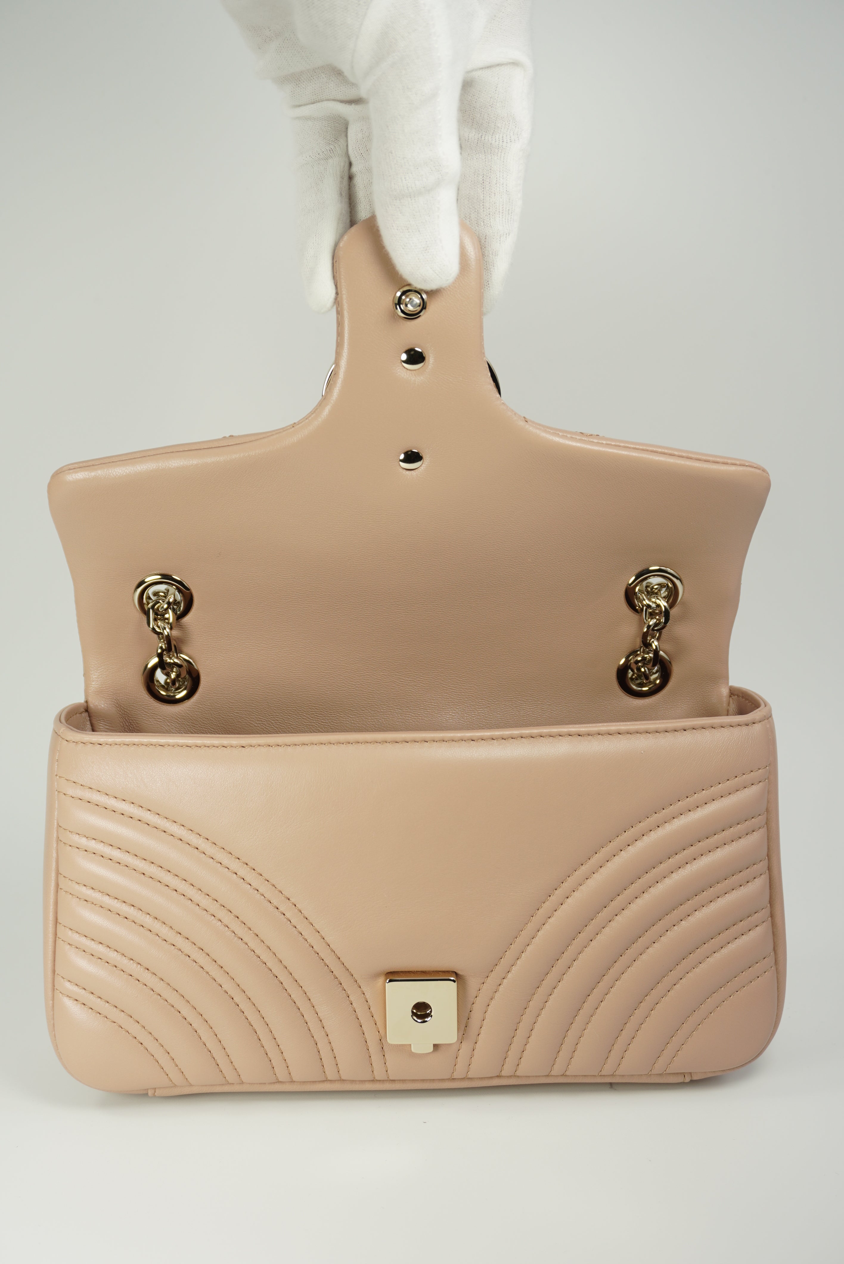 GUCCI GG Marmont medium shoulder bag New Season