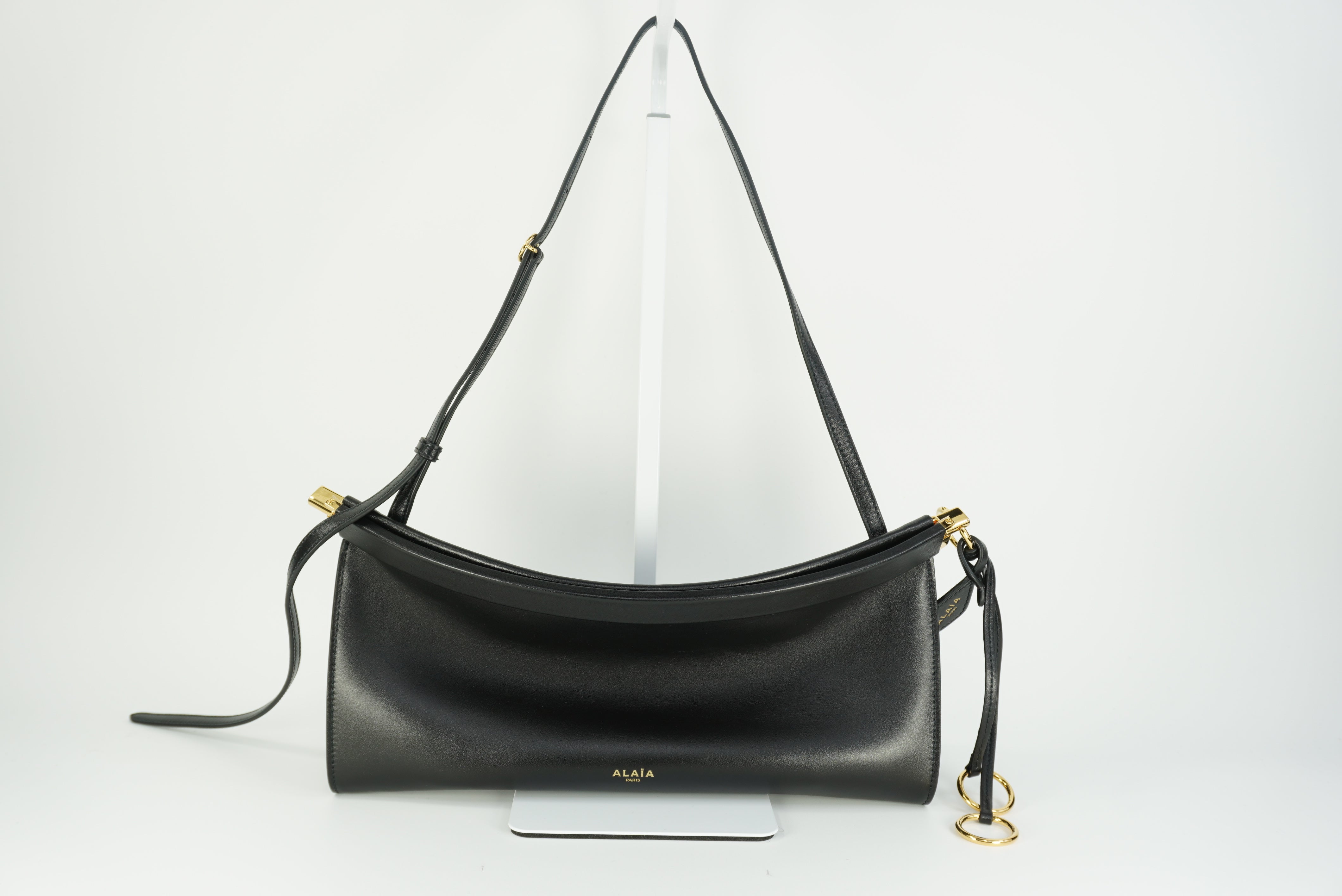 ALAÏA LE CLICK EAST WEST MEDIUM BAG IN CALFSKIN
