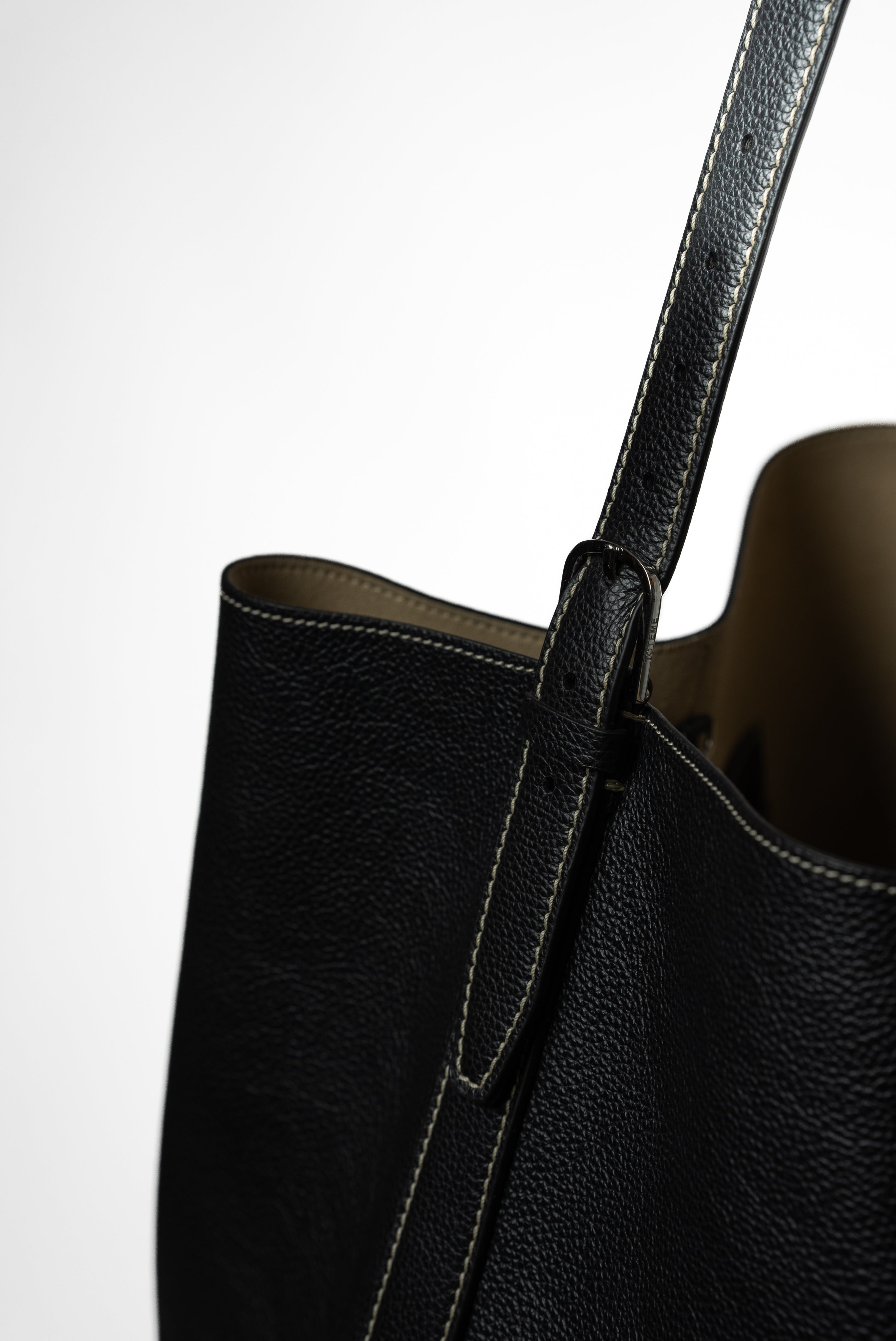 TOTEME Tote Bag Belted Black Grain